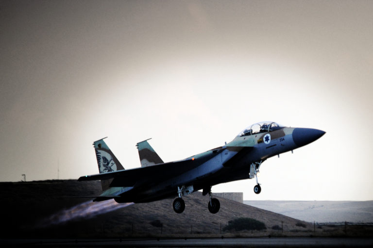 Haut responsable de la défense : “En 24 heures, Israël a attaqué divers “fronts”