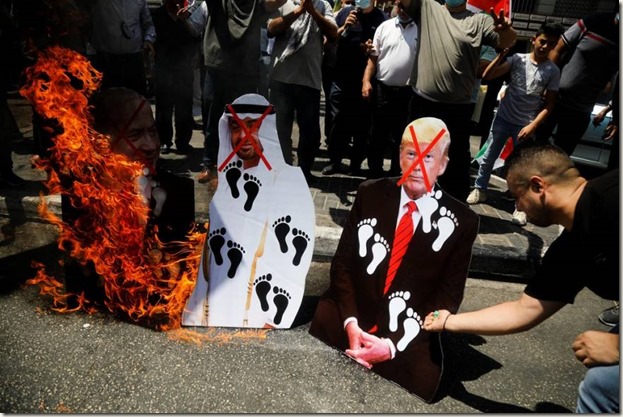 L’Union internationale des érudits musulmans : ” Les anciens de Sion sont derrière l’accord EAU-Israël”