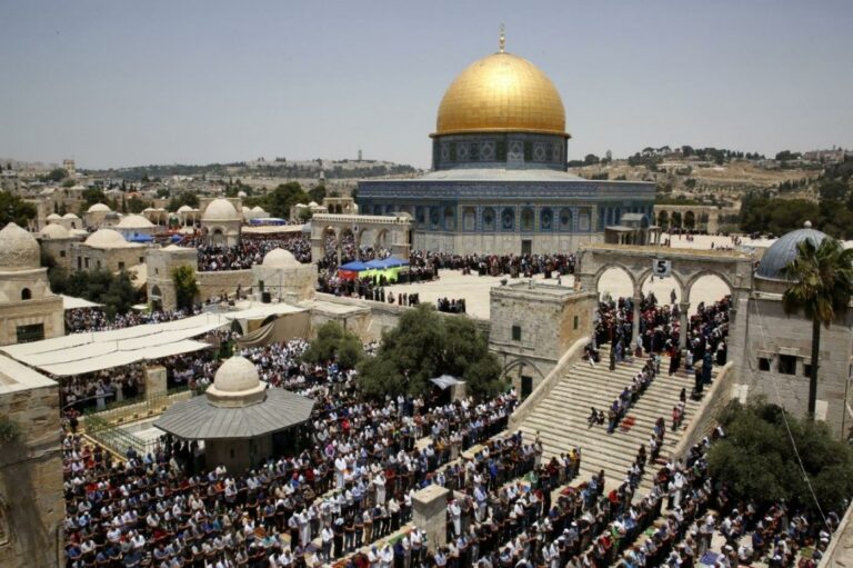 Le Grand Mufti palestinien publie une fatwa interdisant aux musulmans étrangers de prier à al-Aqsa