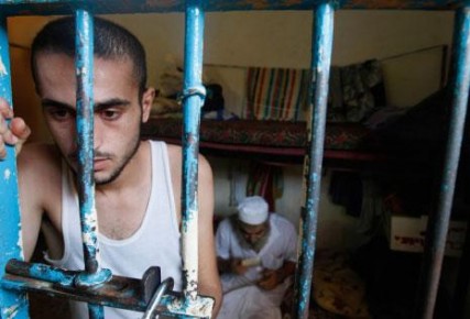 75% des terroristes de l’Autorité palestinienne emprisonnés vaccinés par Israël