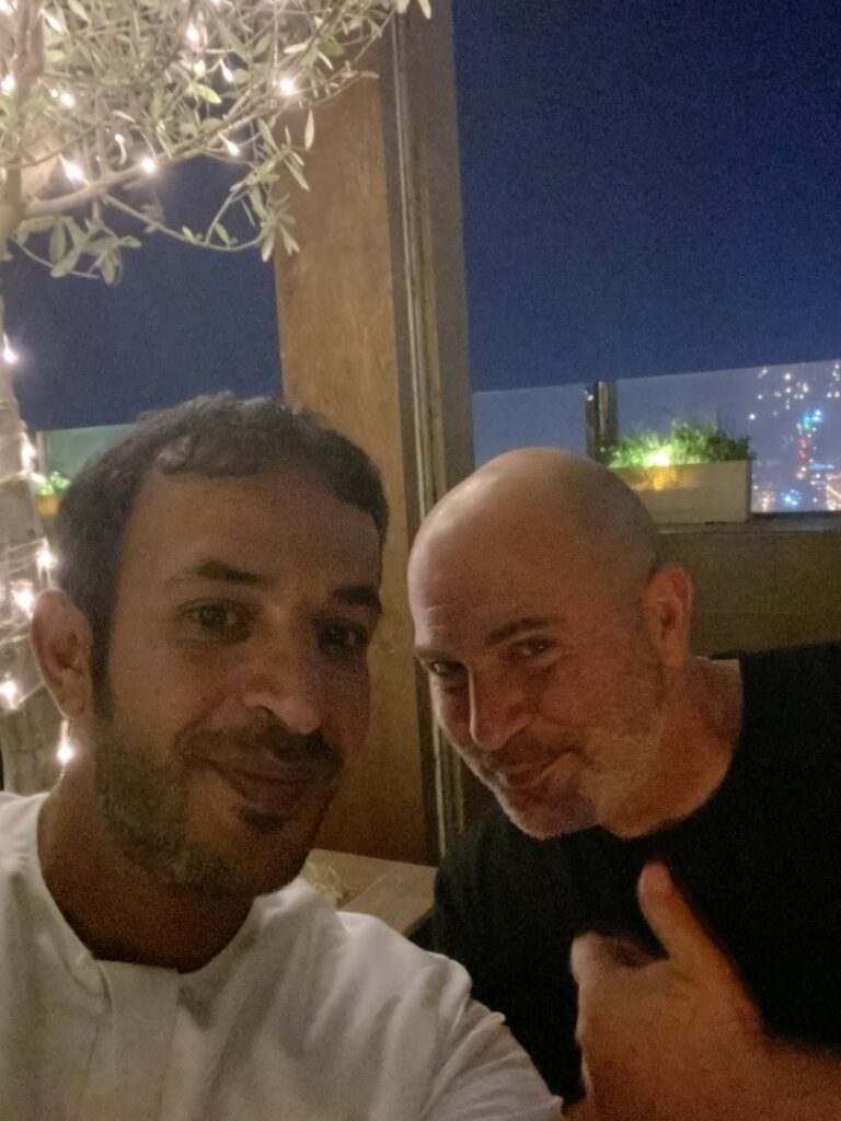 L’acteur israélien Fauda se produit à Dubaï avec un chanteur iranien