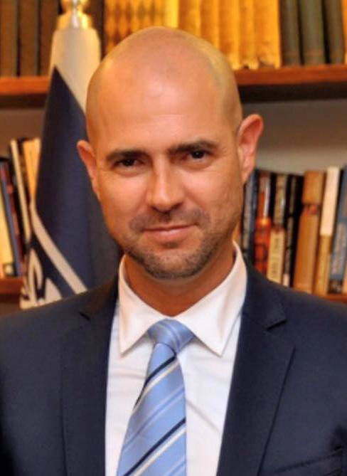 Le président de la Knesset, Amir Ohana a voté contre la position du gouvernement, la loi a échoué à la Knesset